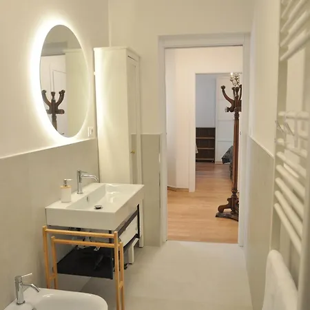 Corte Formenta - Canal View 5 Minutes From Biennale Apartamento *